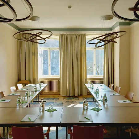 호텔 Kloster Bonlanden 3*